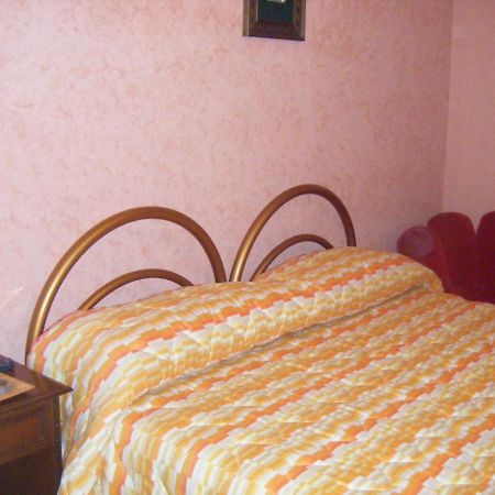 Villa Robinia Massafra Bagian luar foto