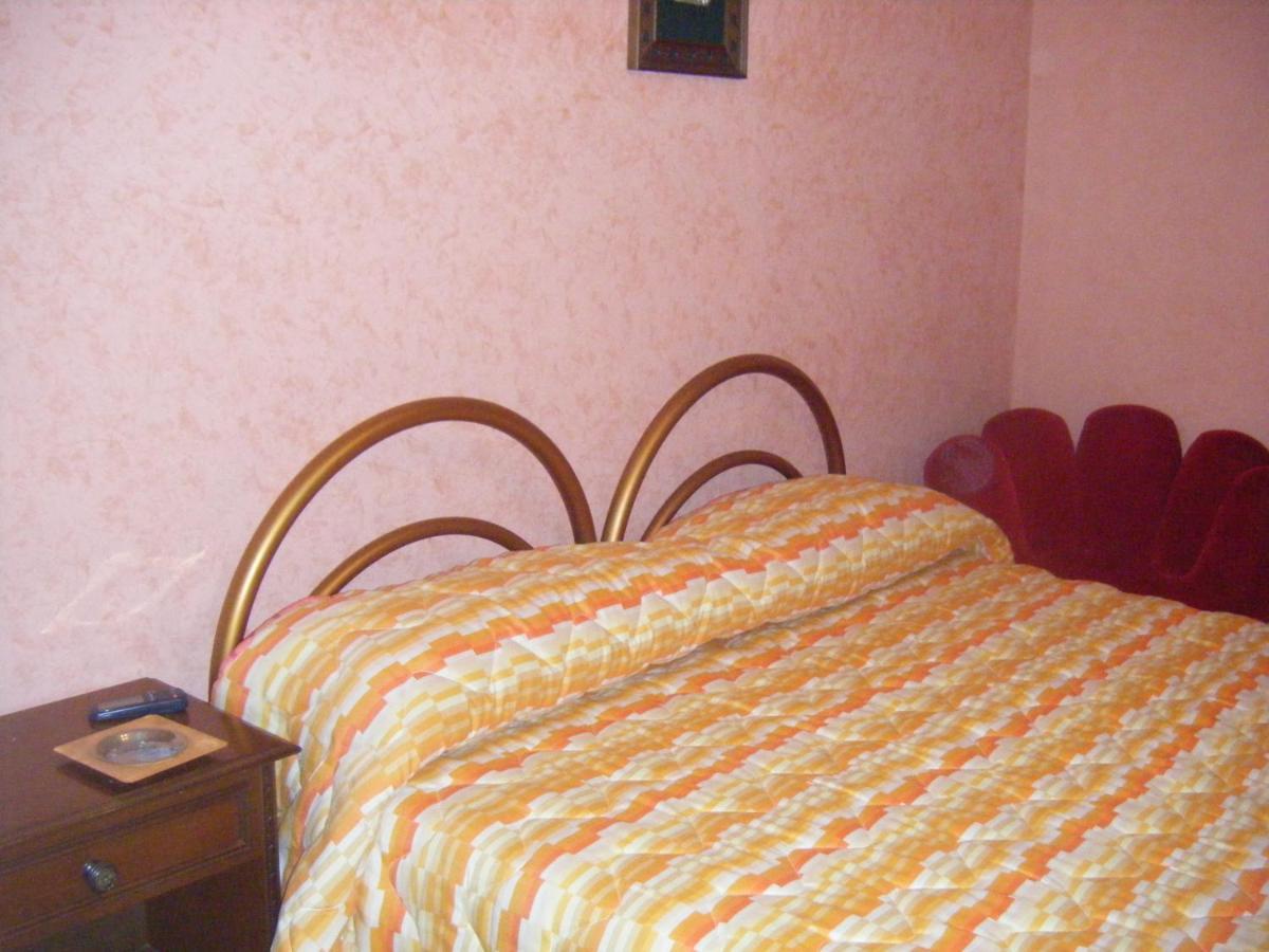 Villa Robinia Massafra Bagian luar foto